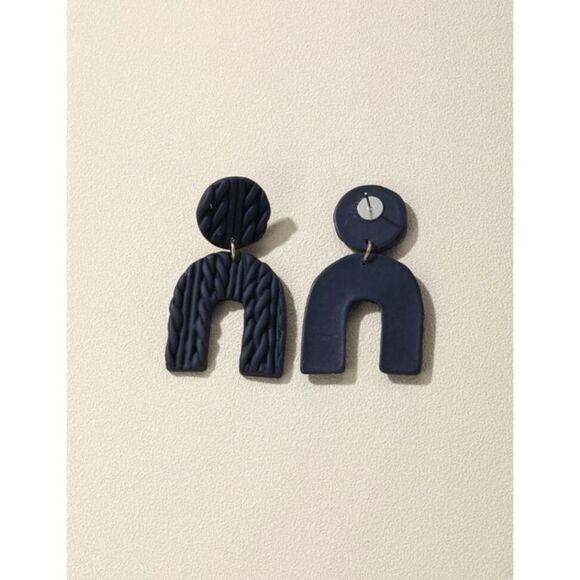 Blck Weaved U Drop Rainbow Earrings - Picture 3 of 4